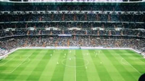 “激战正酣！昨日精彩对决，传统豪强对垒联赛新贵，6胜5负火花四溅！”